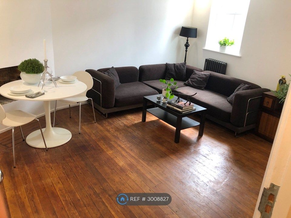 Property photo 3 of 12 Sitting Room