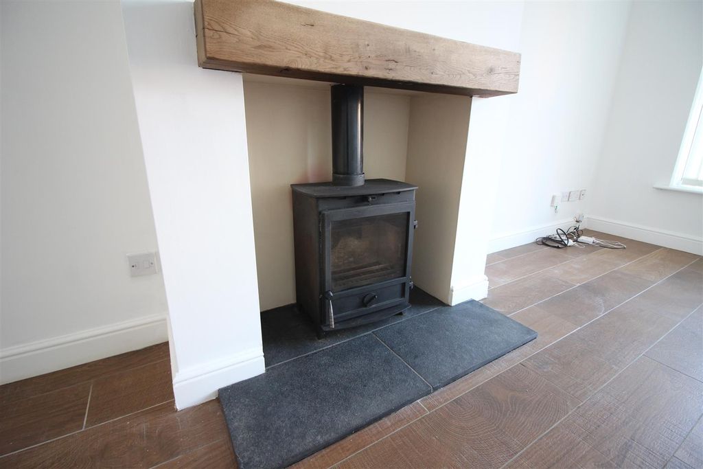 Property photo 3 of 27 Fire In Lounge