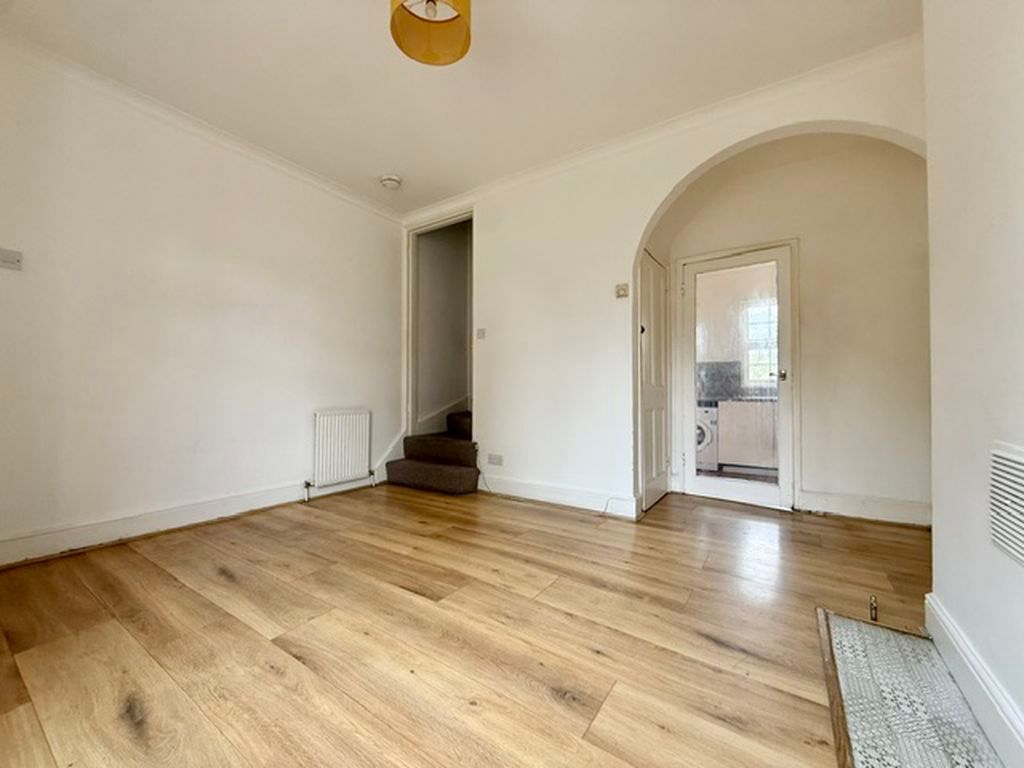 Property photo 2 of 10 Photo 8