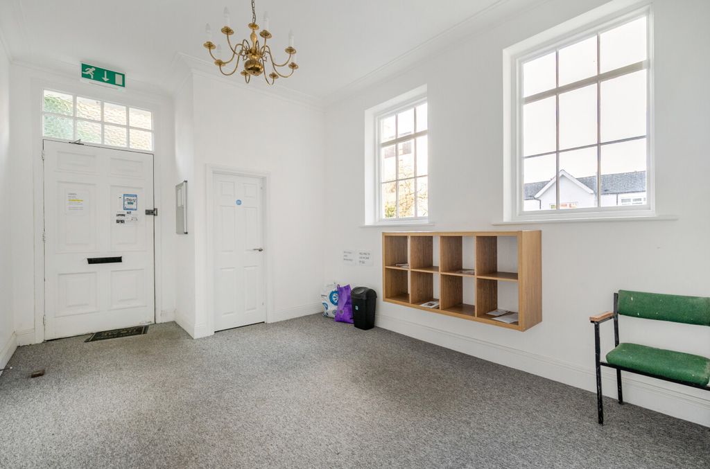 Property photo 2 of 14 1381422-19-691Dcb...