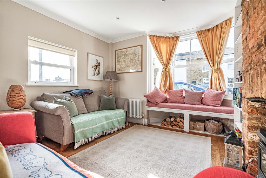 Property photo 3 of 19 6_75136.Jpg