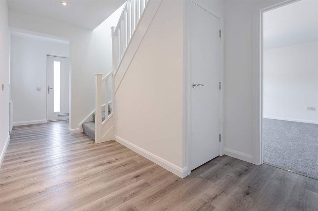 Property photo 2 of 23 Entrance Hallway