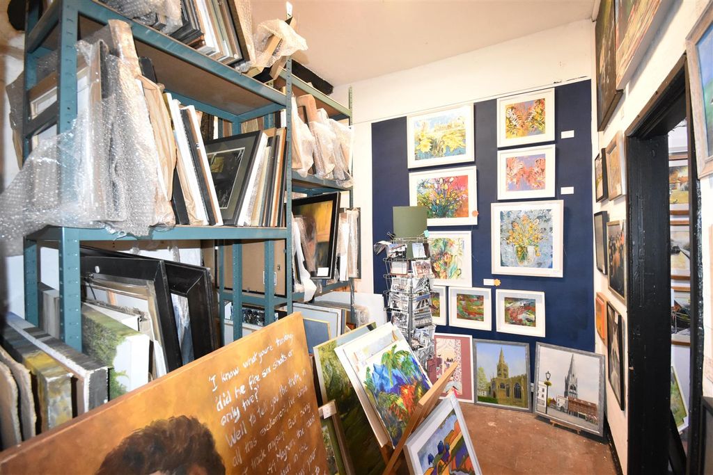 Property photo 3 of 6 Store/Showroom