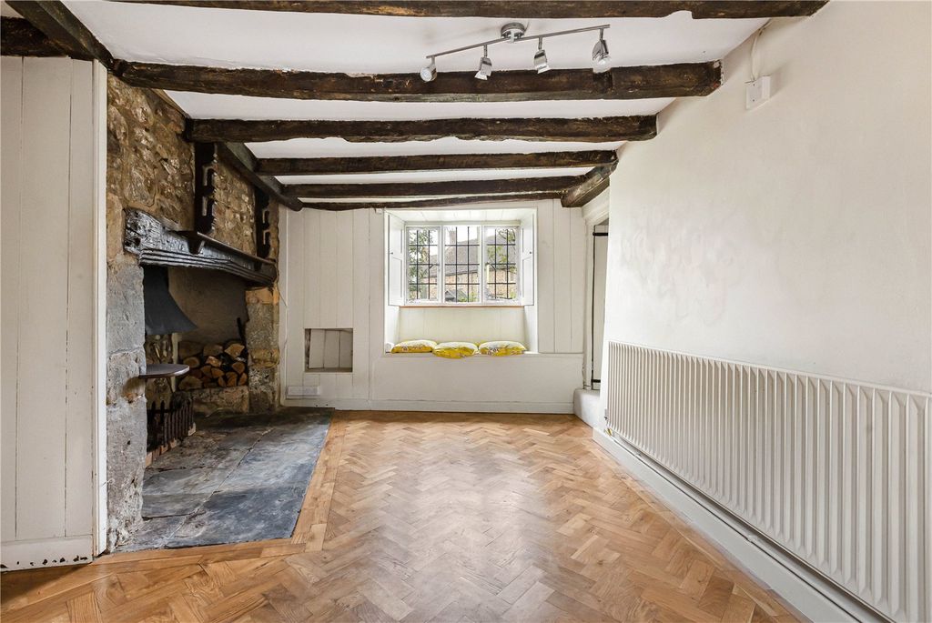 Property photo 3 of 14 Sitting Room