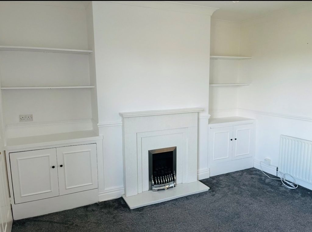 Property photo 2 of 8 Lounge