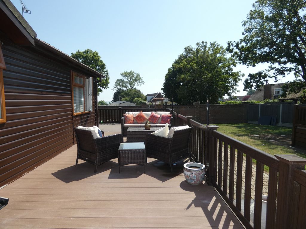Property photo 3 of 8 Decking