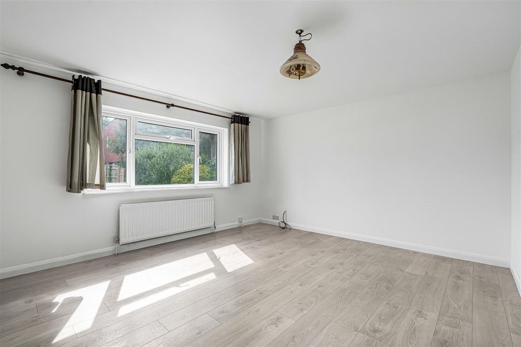 Property photo 2 of 7 2_84672.Jpg
