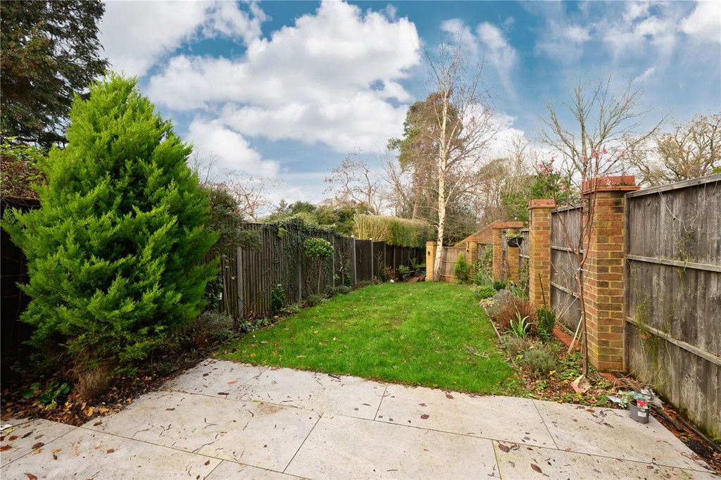 Property photo 2 of 15 Garden