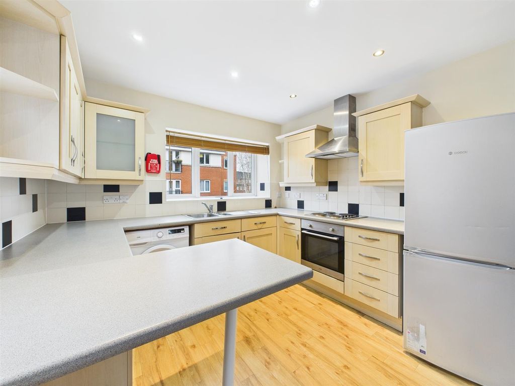 Property photo 3 of 8 Cam04063G0-Pr0168-Still004.Jpg