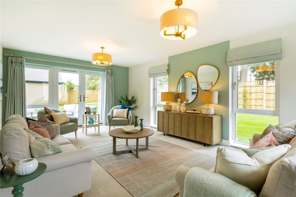 Property photo 3 of 16 Show Home