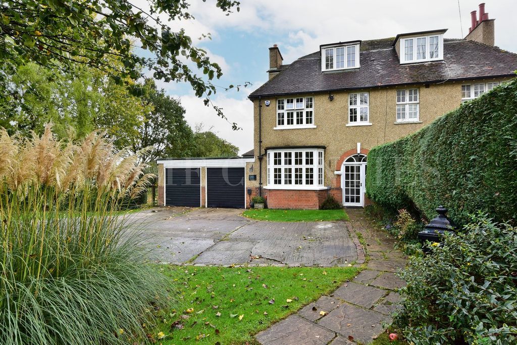 Property photo 2 of 58