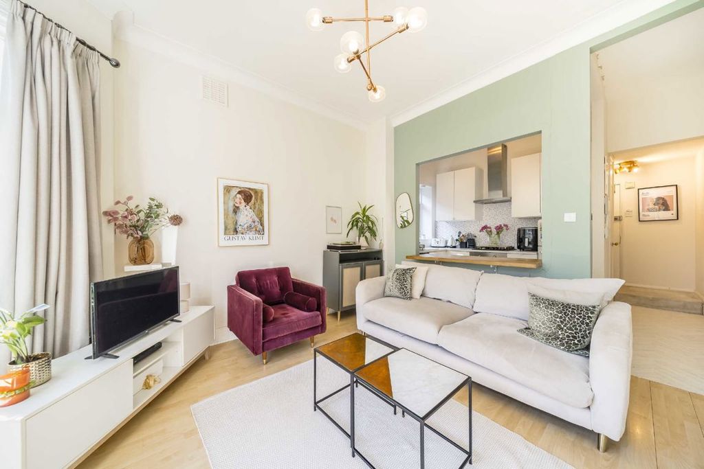 Property photo 3 of 6