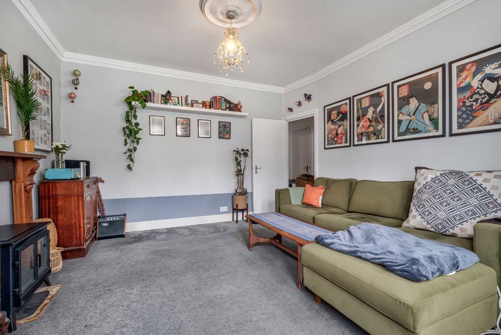 Property photo 2 of 6