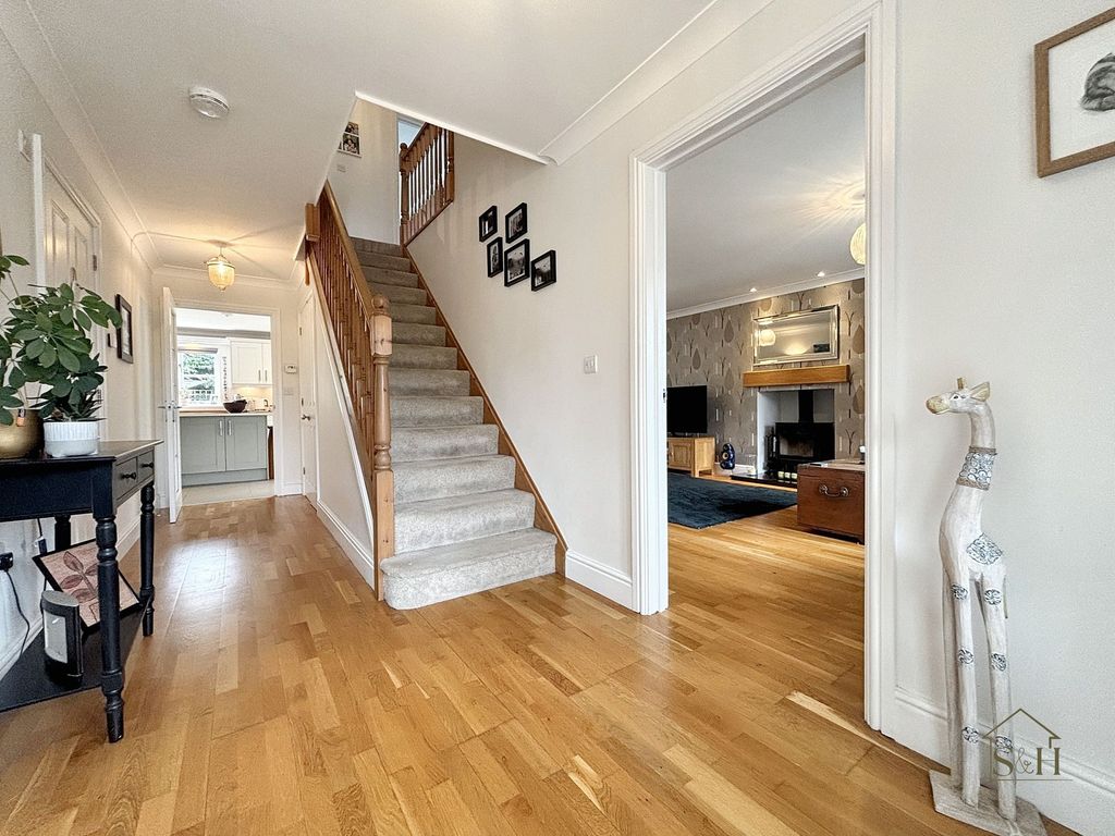 Property photo 3 of 24