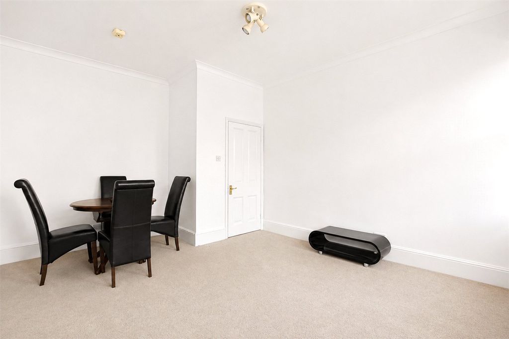 Property photo 2 of 10 Picture No. 14