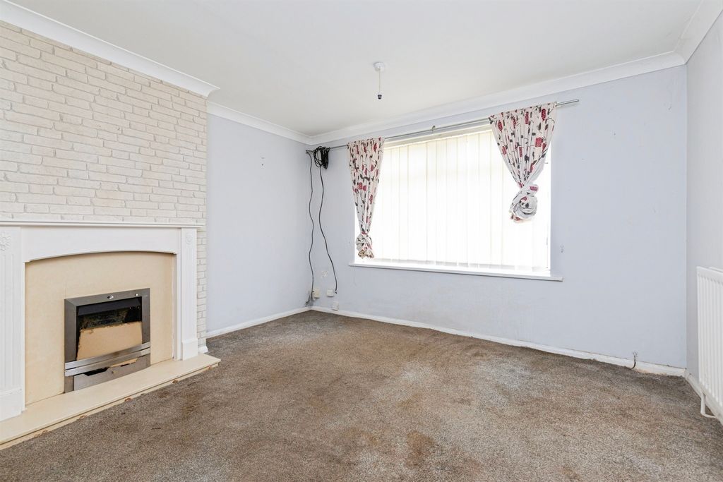 Property photo 2 of 12 Image
