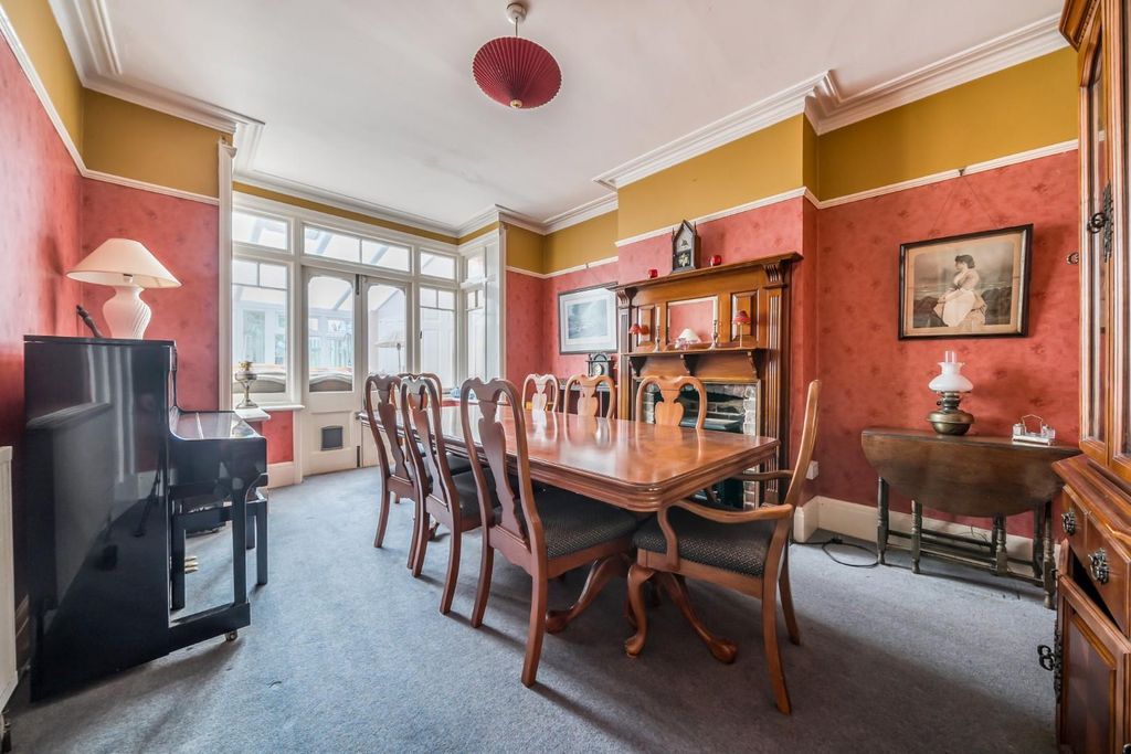 Property photo 3 of 19 1-694441F505B87-1394482-14-694417A5080Fa-1.Jpg