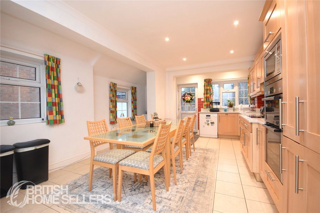 Property photo 2 of 37 Picture No. 36