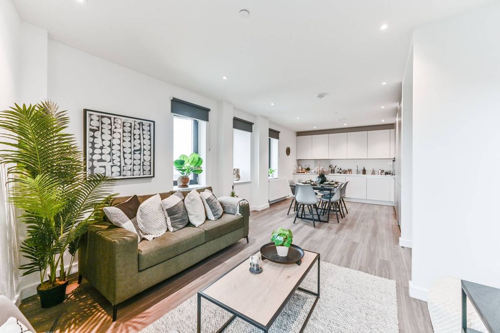 Property photo 2 of 12