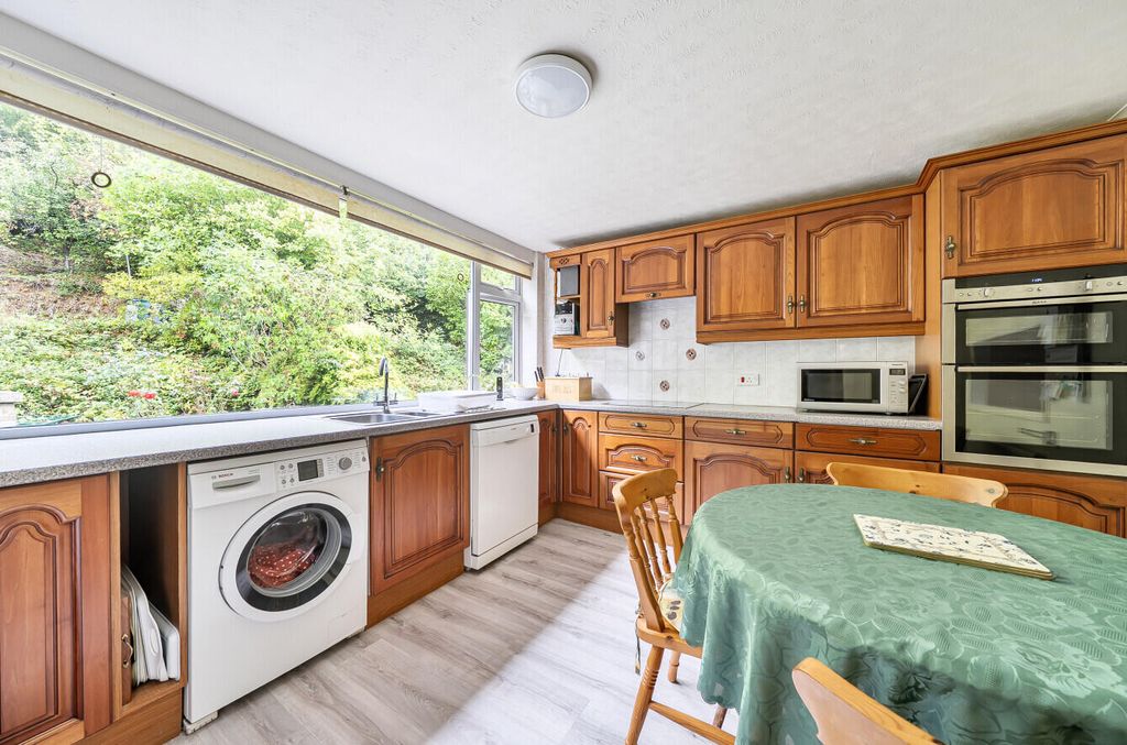 Property photo 2 of 16 Kitchen