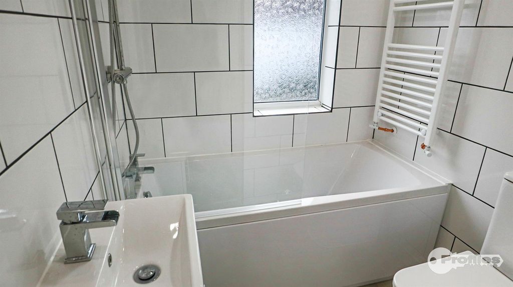 Property photo 3 of 12 Img_9215.Jpg