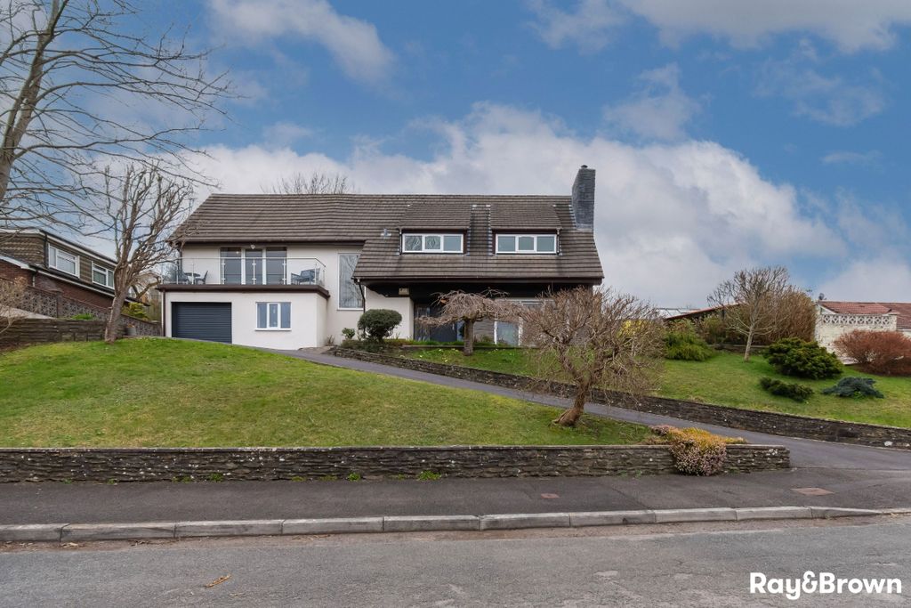 Property photo 1 of 61
