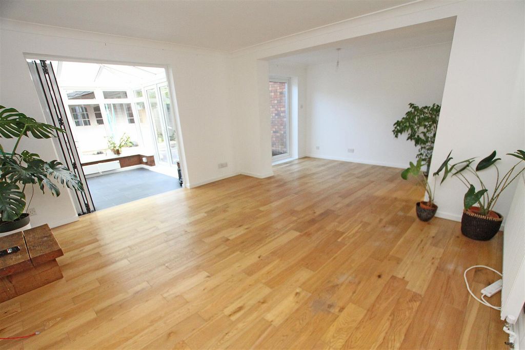 Property photo 2 of 17 Living A.Jpg
