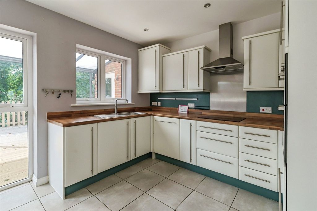 Property photo 2 of 15 Kitchen