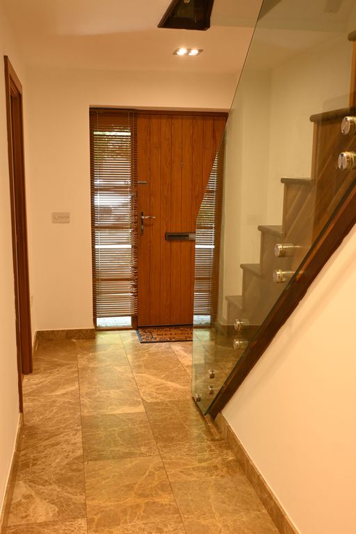 Property photo 2 of 27