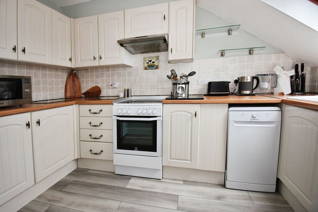 Property photo 2 of 10 Pbox-Img.Jpg