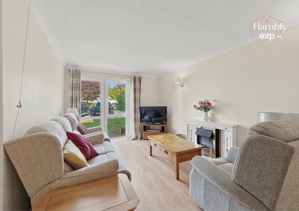 Property photo 3 of 11