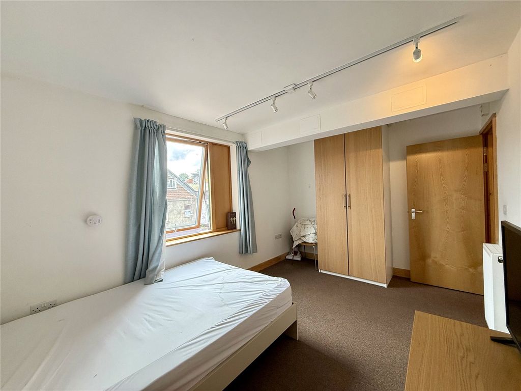 Property photo 2 of 13 Picture No. 05
