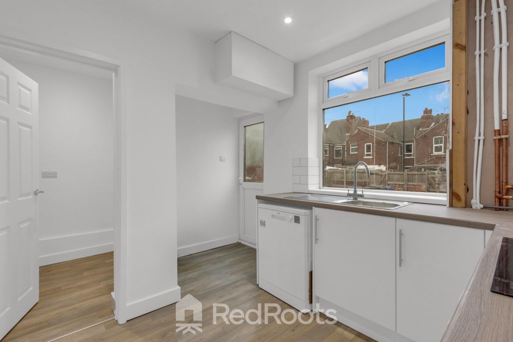 Property photo 3 of 14 4640482