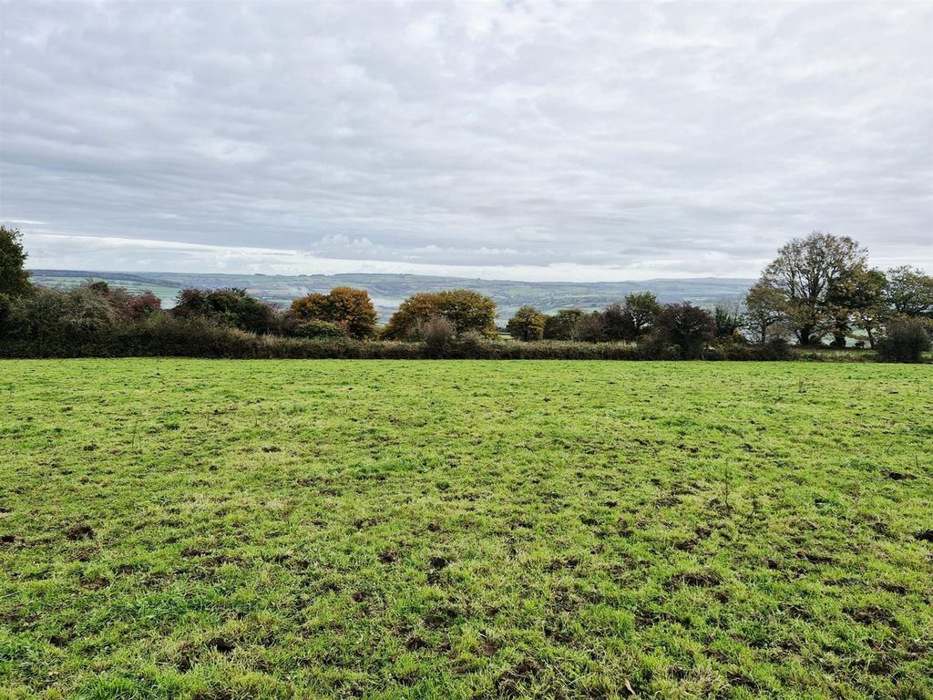 Property photo 3 of 5 1000056850.Jpg