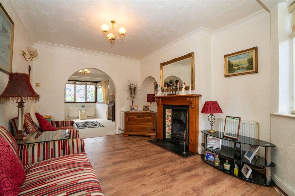 Property photo 2 of 17 Picture No. 12