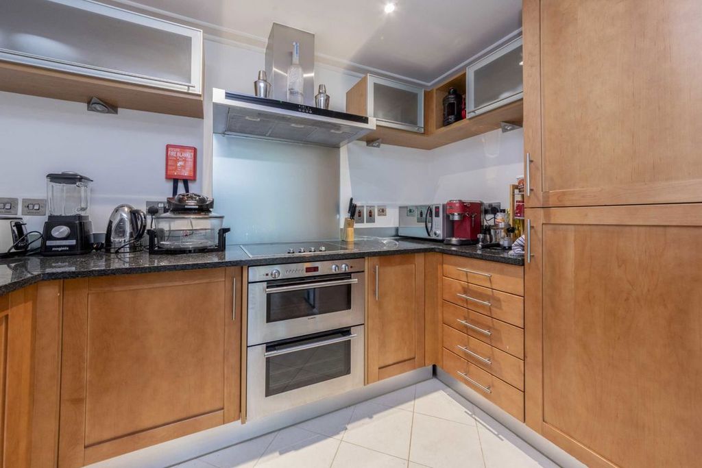 Property photo 3 of 6