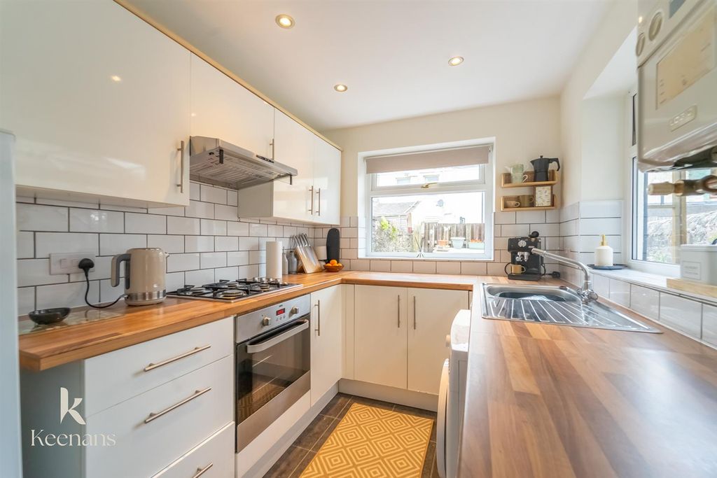 Property photo 1 of 24 Blackpool St-08.Jpg