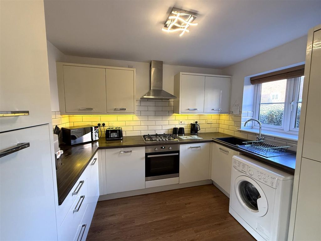 Property photo 2 of 17 Soar Close 22.Jpg