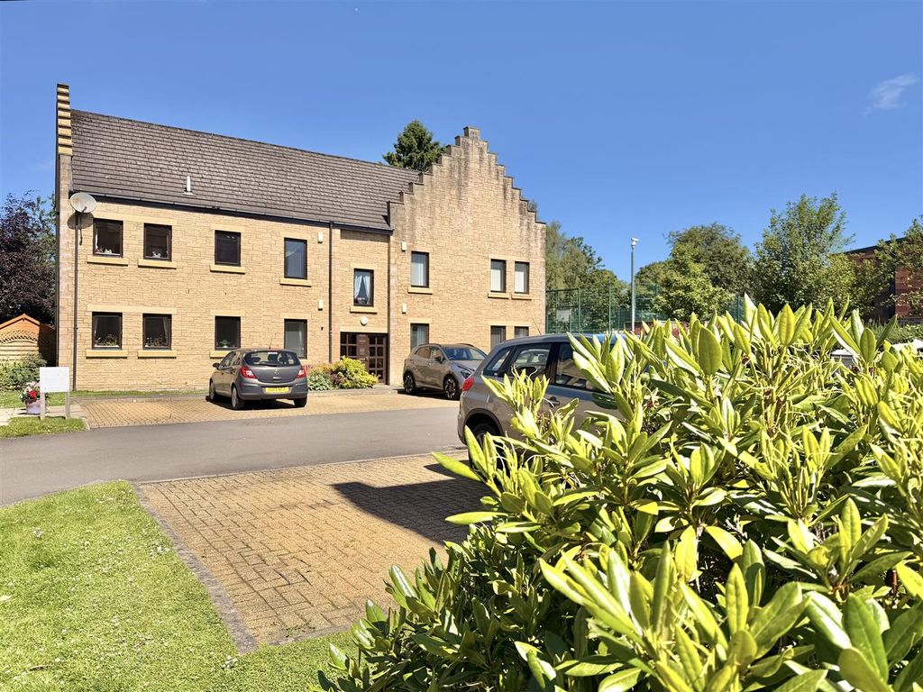 Property photo 1 of 15 External