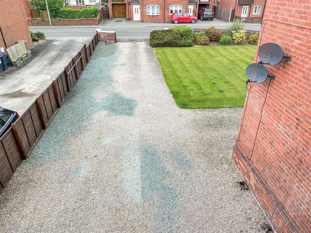 Property photo 3 of 8 Front Garden