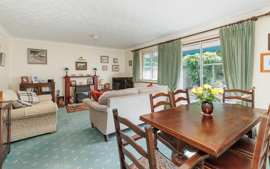 Property photo 2 of 34