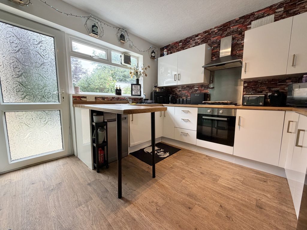 Property photo 2 of 24