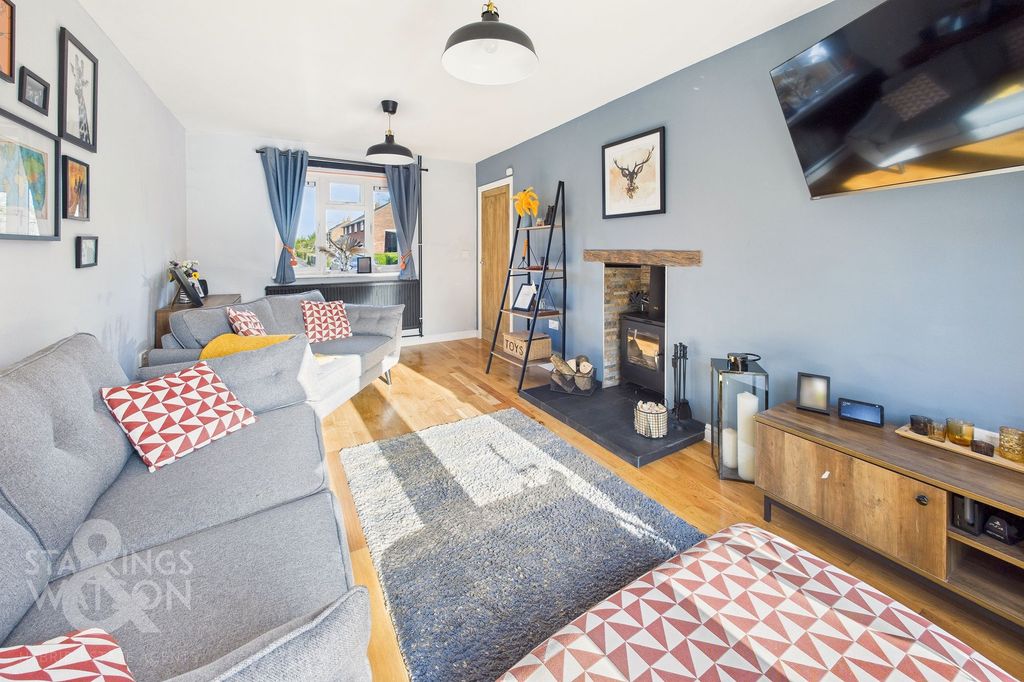 Property photo 2 of 25