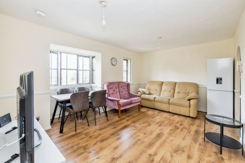 Property photo 2 of 9