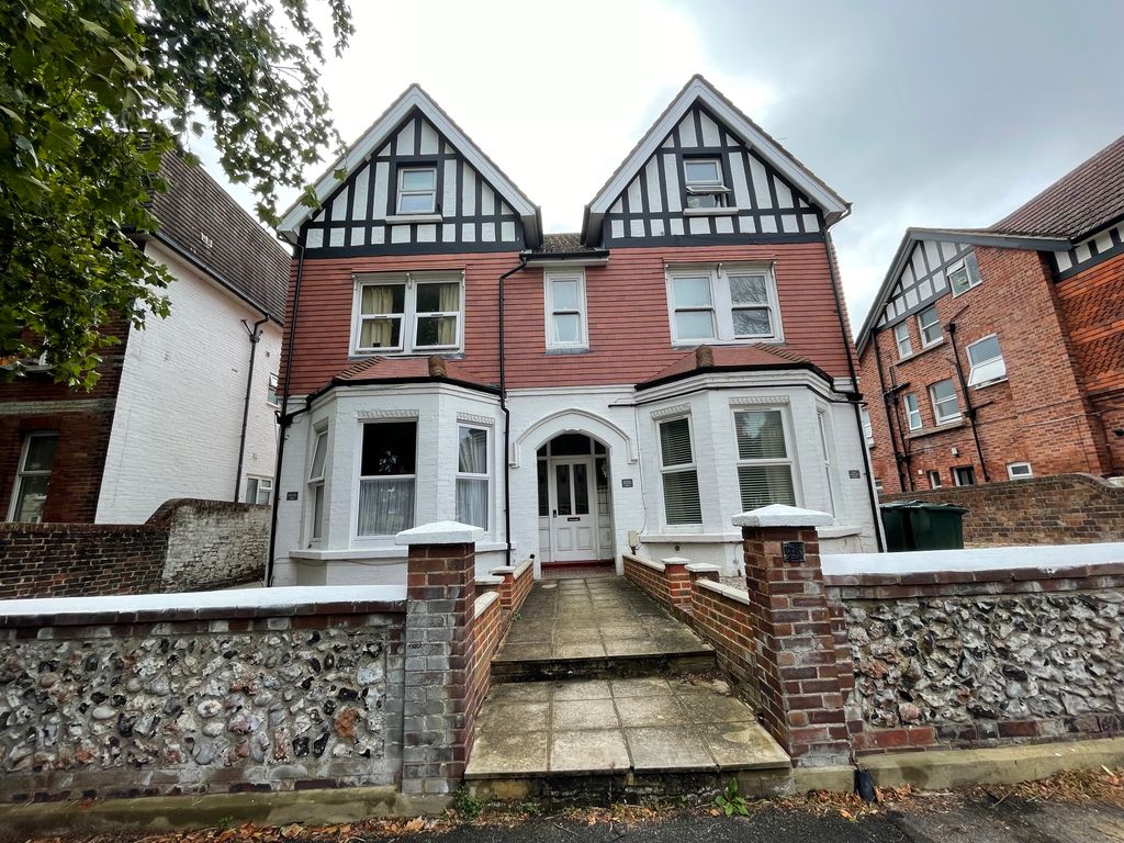 Property photo 1 of 6