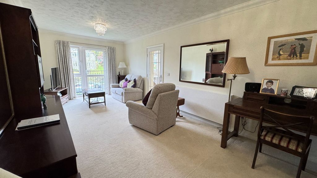 Property photo 2 of 18