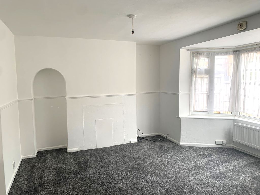 Property photo 3 of 14 B3