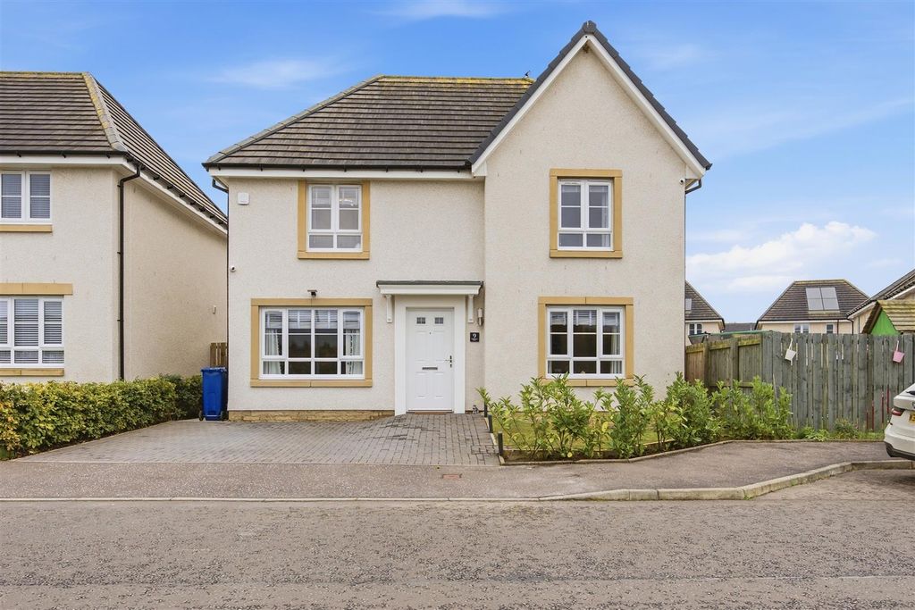 Property photo 1 of 32 04-9_Limekilns_Drive_Kirkintilloch_004.Jpg