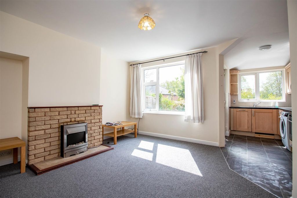 Property photo 2 of 14 Approach