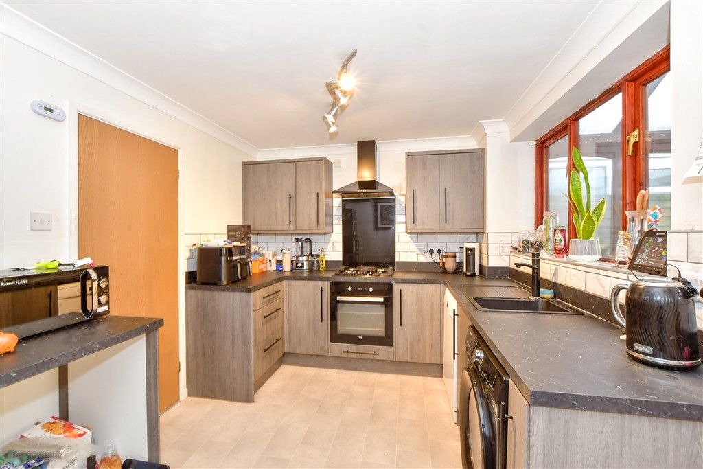 Property photo 1 of 9 Kitchen